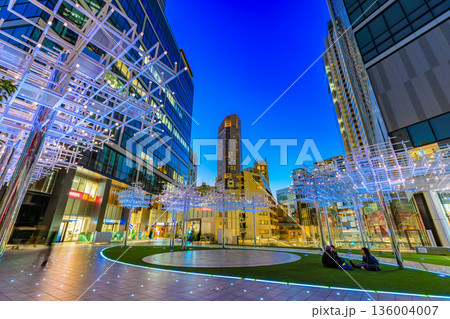 東京 渋谷区 渋谷サクラステージの夜景(にぎわいSTAGE) 東京 渋谷区 渋谷サクラステージの夜景(にぎわいSTAGE) 136004007