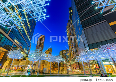 東京 渋谷区 渋谷サクラステージの夜景(にぎわいSTAGE) 東京 渋谷区 渋谷サクラステージの夜景(にぎわいSTAGE) 136004009