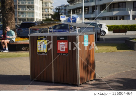 オーストラリアのごみ箱 オーストラリアのごみ箱 136004464