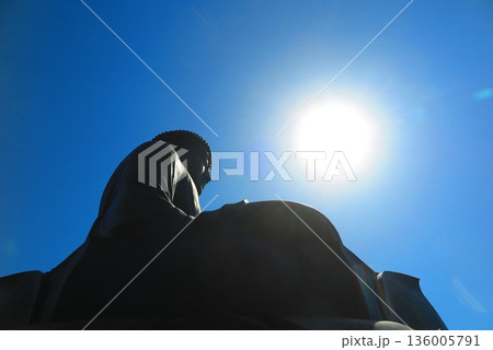 太陽の光と大仏の光景1 136005791