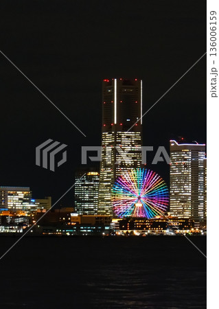 横浜みなとみらいの夜景 136006159