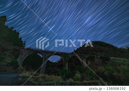 栗木野橋梁(金剛野橋)と星空 栗木野橋梁(金剛野橋)と星空 136006192