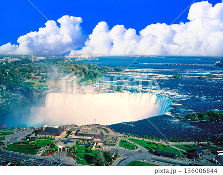 ナイアガラの滝の絶景 ナイアガラの滝の絶景 136006844