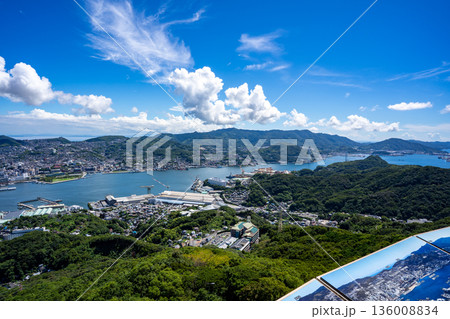 稲佐山山頂展望台から見る長崎市内の風景 稲佐山山頂展望台から見る長崎市内の風景 136008834