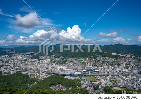 稲佐山山頂展望台から見る長崎市内の風景 稲佐山山頂展望台から見る長崎市内の風景 136008840