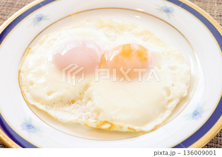 おいしい目玉焼き2個 おいしい目玉焼き2個 136009001