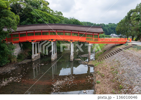 Iconic arching Kurehashi Bridge of Usa Jingu Shrine, Oita Iconic arching Kurehashi Bridge of Usa Jingu Shrine, Oita 136010046