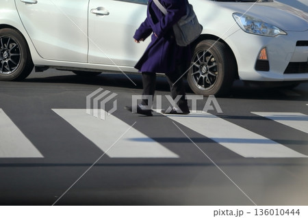 横断歩道 横断歩道 136010444