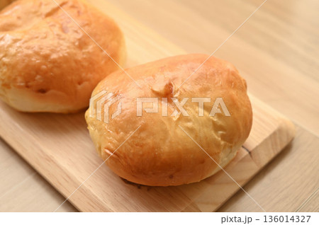 手作り総菜パン　オニオンマヨ 136014327