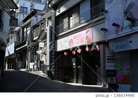 伊香保温泉　温泉街の風景 136014490