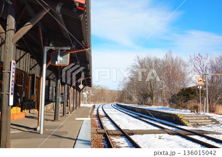 北海道弟子屈町 釧網本線 川湯温泉駅の風景より 北海道弟子屈町 釧網本線 川湯温泉駅の風景より 136015042