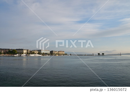 2022年8月15日 スイス レマン湖の早朝風景 2022年8月15日 スイス レマン湖の早朝風景 136015072
