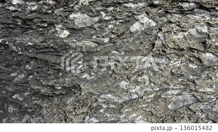 背景にも使える岩の表面の素材 背景にも使える岩の表面の素材 136015482
