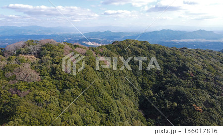 小岱山山頂のドローン空撮 小岱山山頂のドローン空撮 136017816