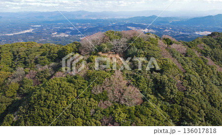 小岱山山頂のドローン空撮 小岱山山頂のドローン空撮 136017818
