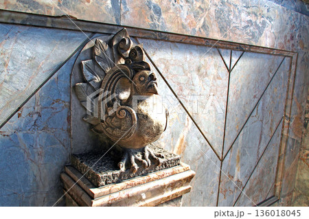 築地本願寺  本堂内の動物達の像（東京都中央区） 136018045