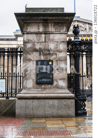 大英博物館　入場ゲート 136018722