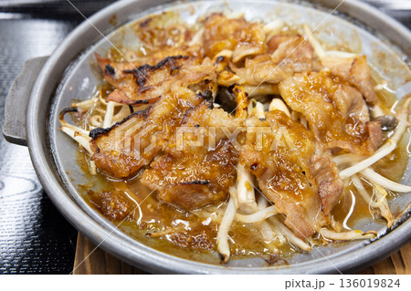 おいしい牛カルビ焼き肉 136019824