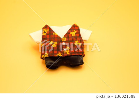 ぬい服 赤チェックベストと黒パンツ 4 ぬい服 赤チェックベストと黒パンツ 4 136021389