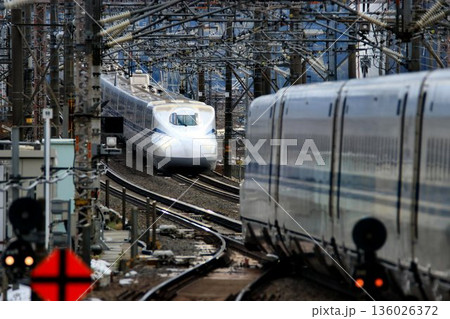 日本の大動脈を駆ける!! 東海道新幹線 N700A ～米原駅にて駅にて 136026372