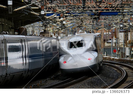 日本の大動脈を駆ける!! 東海道新幹線 N700A ～米原駅にて駅にて 136026373