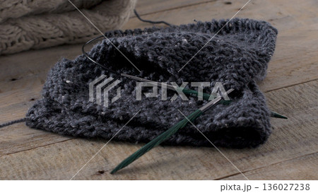 Knitting needles and yarn 136027238