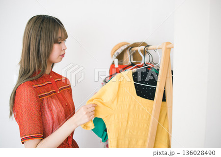 アパレルスタッフ 136028490