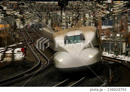 日本の大動脈を駆ける!! 東海道新幹線 N700A ～米原駅にて駅にて 136028791