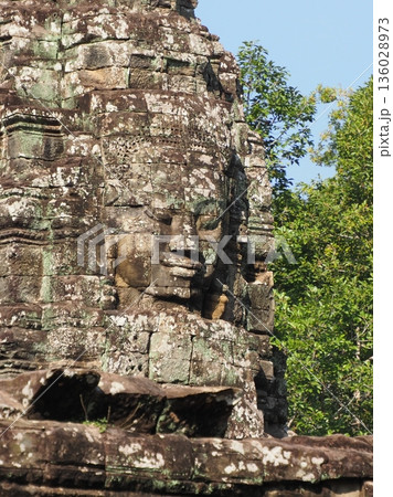 カンボジア アンコールトム バイヨン寺院 136028973