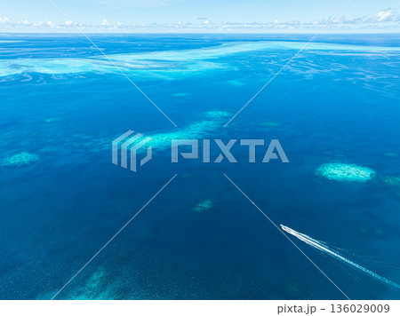 空から見る青い海 パラオの風景 空から見る青い海 パラオの風景 136029009