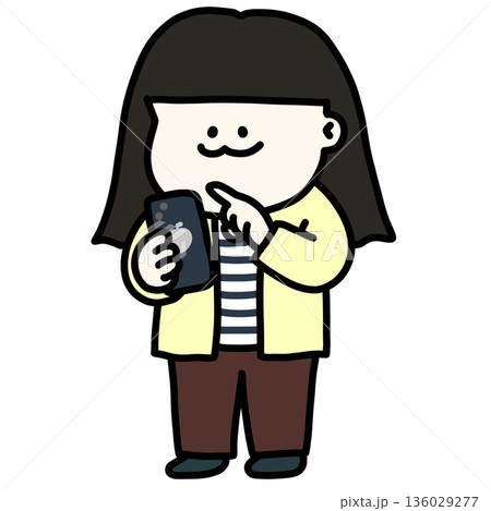 スマホでニュースをチェックする女の子 スマホでニュースをチェックする女の子 136029277