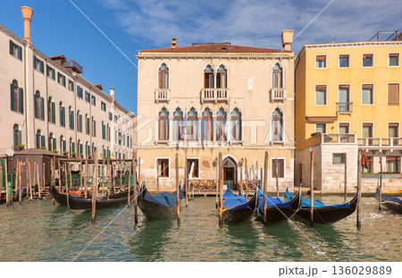 Colorful Historic Canalfront Buildings in Venice, Italy 136029889