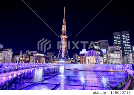 名古屋市、オアシス21と中部電力ミライタワーの夜景 136030718