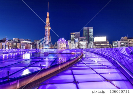 名古屋市、オアシス21と中部電力ミライタワーの夜景 名古屋市、オアシス21と中部電力ミライタワーの夜景 136030731