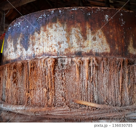 香川県小豆島　醤油蔵 136030785
