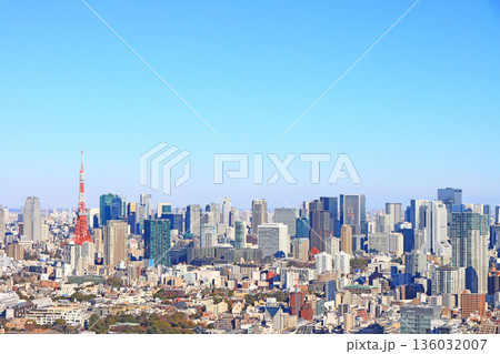 東京都港区、東京の町並みと東京タワーの風景 東京都港区、東京の町並みと東京タワーの風景 136032007