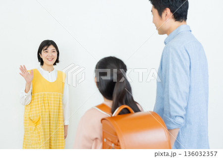 学童保育イメージ　小学生 　 136032357