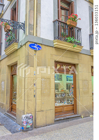 サンセバスチャン、海の見える街、港町、真夏、スペイン 136033151