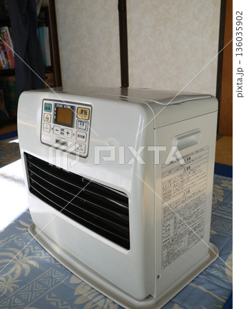 石油ファンヒーター 136035902