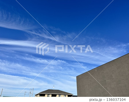 青空と雲 136037104