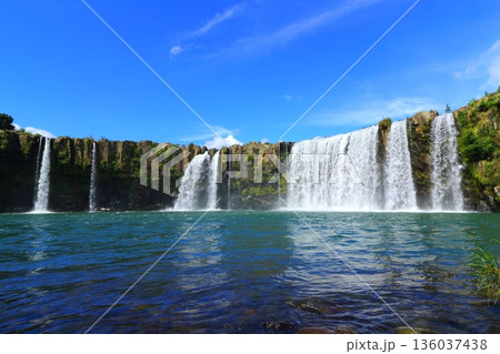 夏の原尻の滝（豊後大野市） 136037438