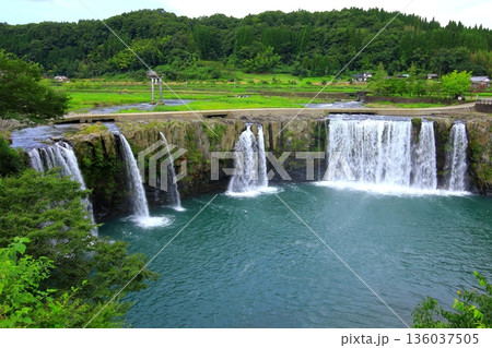 夏の原尻の滝（豊後大野市） 136037505