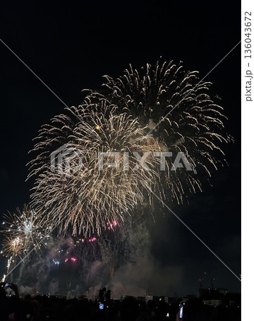 第50回江戸川花火大会の打ち上げ花火 136043672