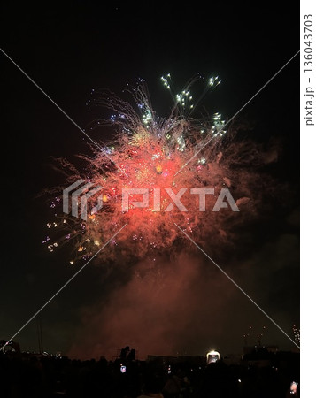 第50回江戸川花火大会の打ち上げ花火 136043703