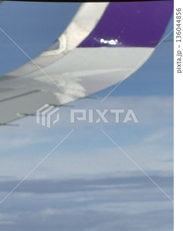 飛行機から見た風景 136044856