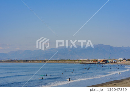 冬の片瀬西浜海岸 冬の片瀬西浜海岸 136047859