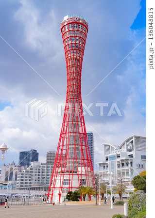 ポートタワー全景 136048815
