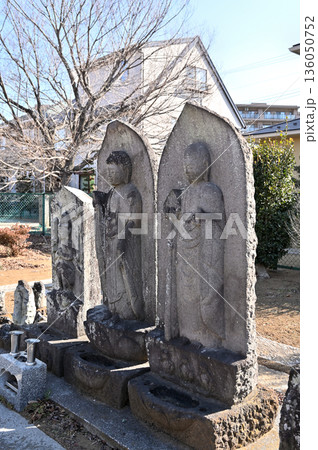 越谷散歩：下七左稲荷神社　法印墓地　越谷市新越谷（旧.七左町） 136050752