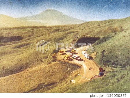 古写真 1953-1954年 静岡県の十国峠から望む富士山 古写真 1953-1954年 静岡県の十国峠から望む富士山 136050875