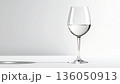 お洒落なワイングラスのイメージ画像 136050913